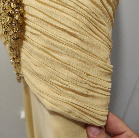 Yellow silk gown from Wayne Clark - Picture 6 of 7